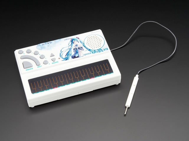 Pocket Miku Vocaloid Synth by Gakken