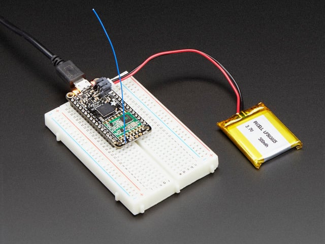 Adafruit Feather 32u4 RFM69HCW Packet Radio - 868 or 915 MHz