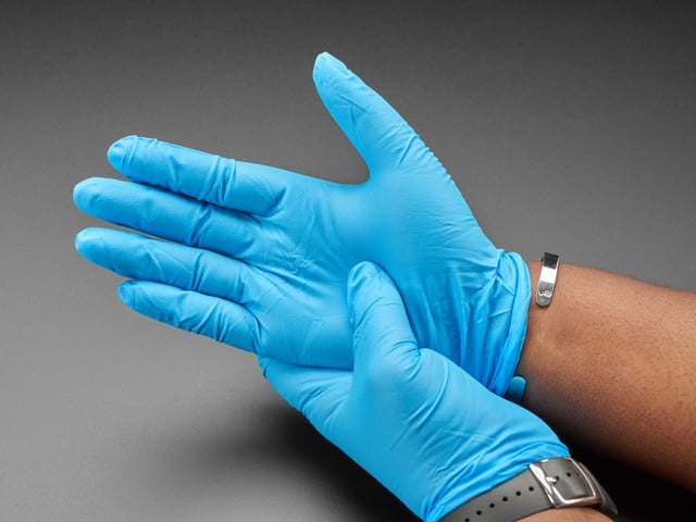 Medium Nitrile Disposable Gloves - 100 Piece Glove Box